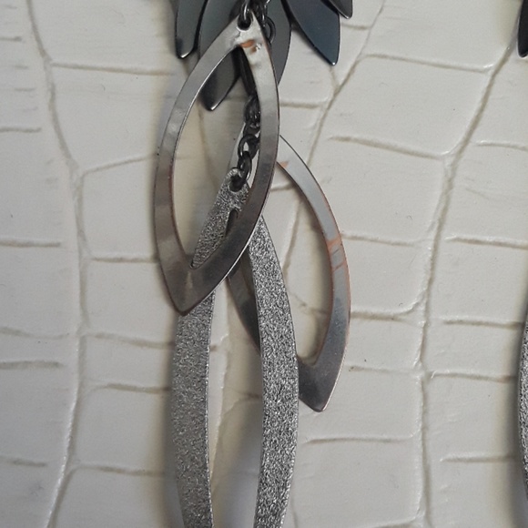 Long earrings - Picture 5 of 6